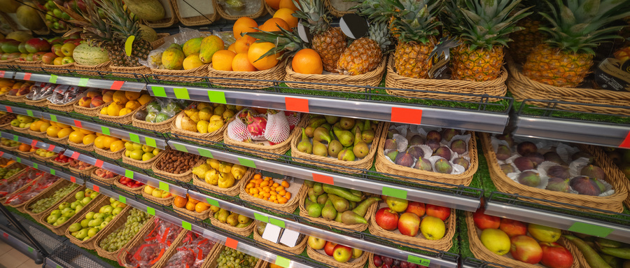 摄图网_300077260_wx_商店柜台上的水果食物(企业商用).jpg 摄图网_300077260_wx_商店柜台上的水果食物(企业商用).jpg